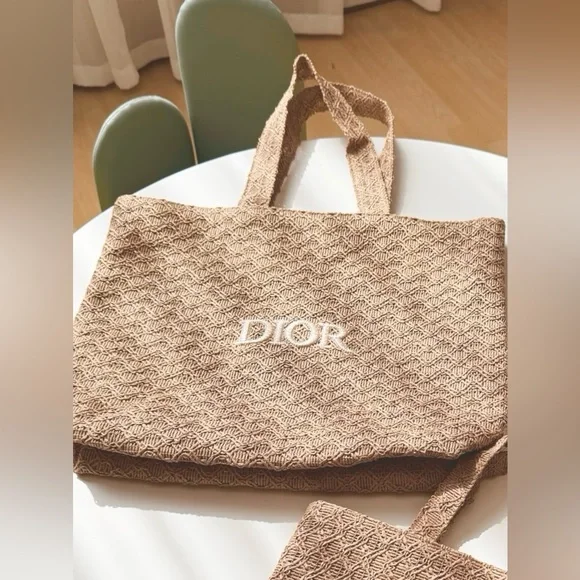 Dior Parfums Collection Woven Exclusive Tote Bag - Picture 4 of 12